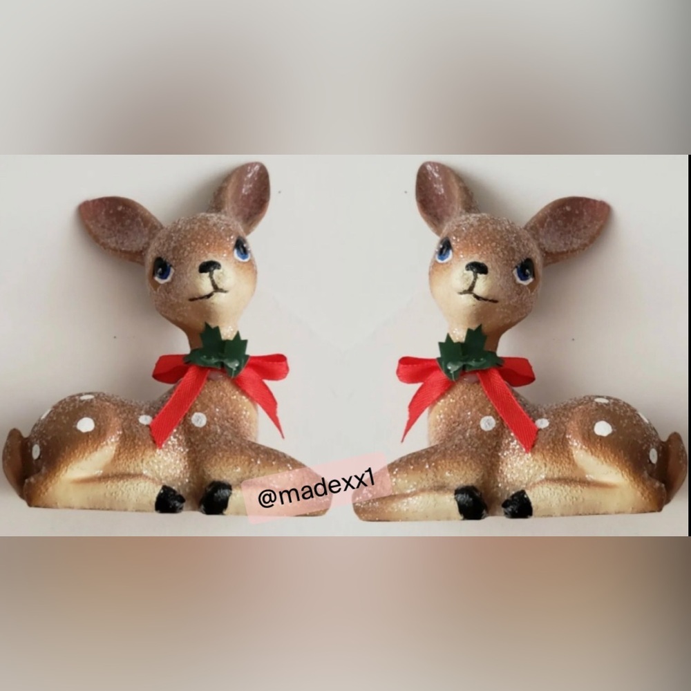 2 Reindeer table top decoration